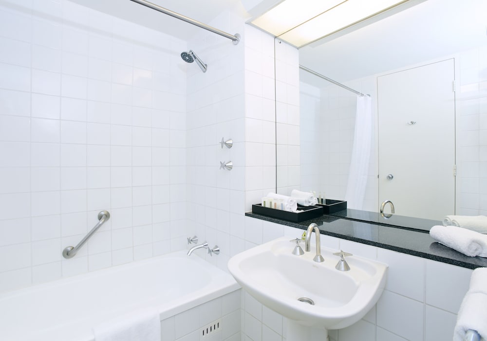 Premium Room, 1 King Bed (Glebe Park View) - Photo 12