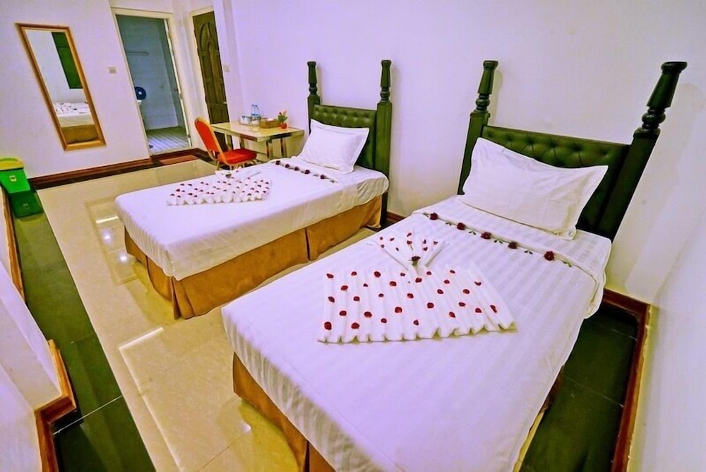 Standard Twin Room photo 2