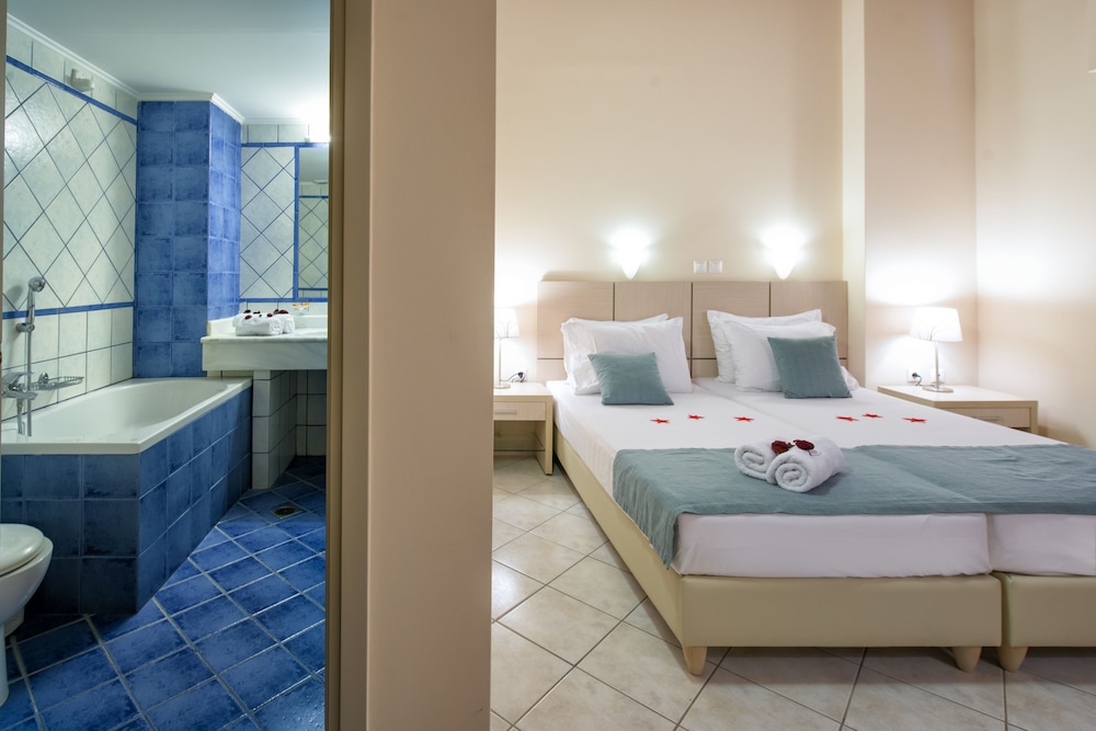Standard Double Room, Garden View (No balcony)