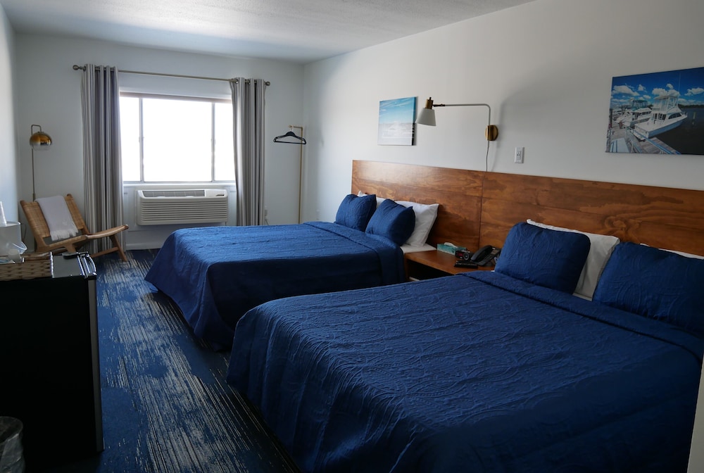 Room, 2 Queen Beds, Marina View photo 1
