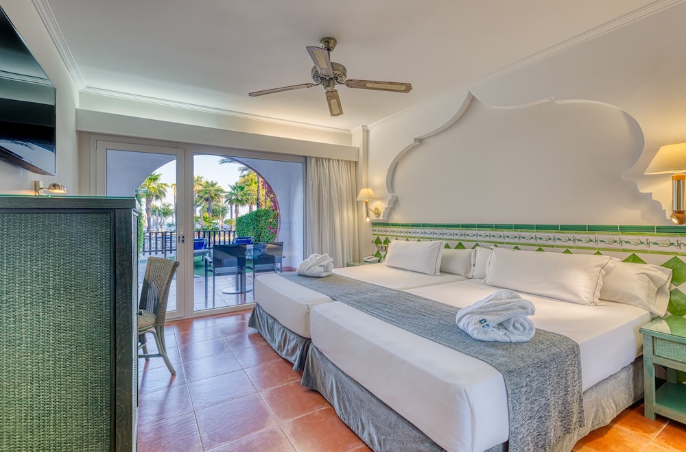 Superior Double Room, Balcony, Sea View - Photo 4