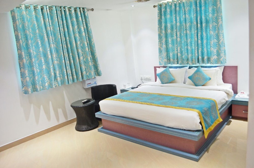 Basic Room, City View