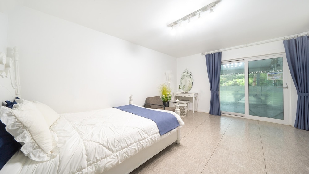 Basic Room, 1 Bedroom (freesia)