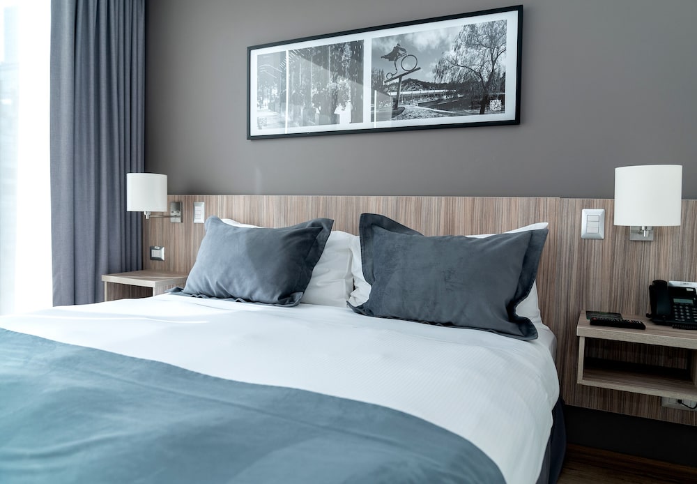 Superior Room, 1 King Bed photo 2