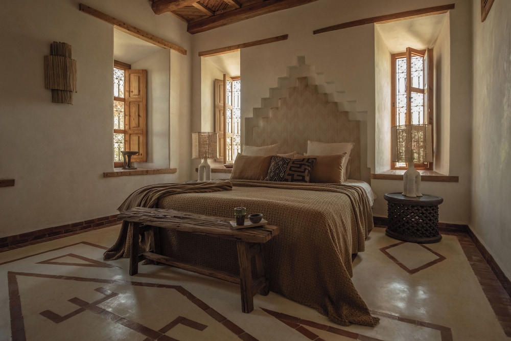 Signature Suite, Desert View