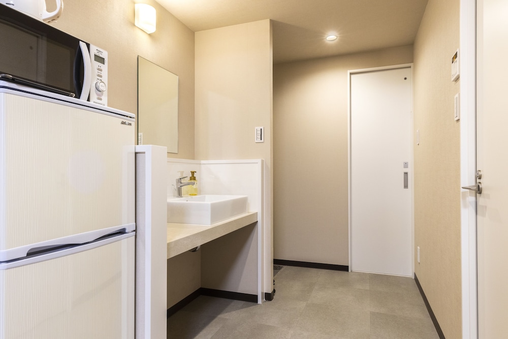 Basic Twin Room - Photo 4