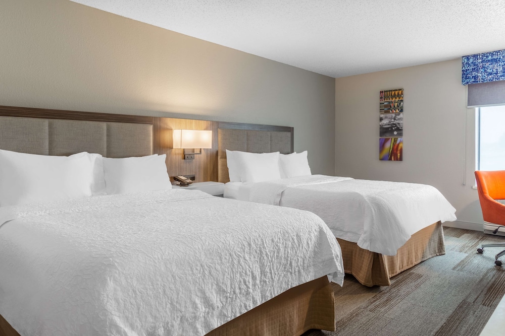 Room, 2 Queen Beds, Accessible, Bathtub (Mobility & Hearing) - Photo 4