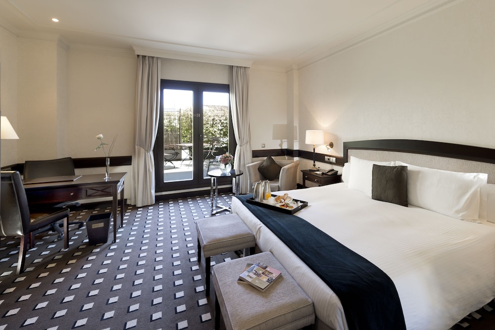 Double Room (Romantic Package) - Photo 1