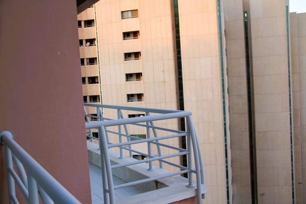 Deluxe Suite - Photo 10
