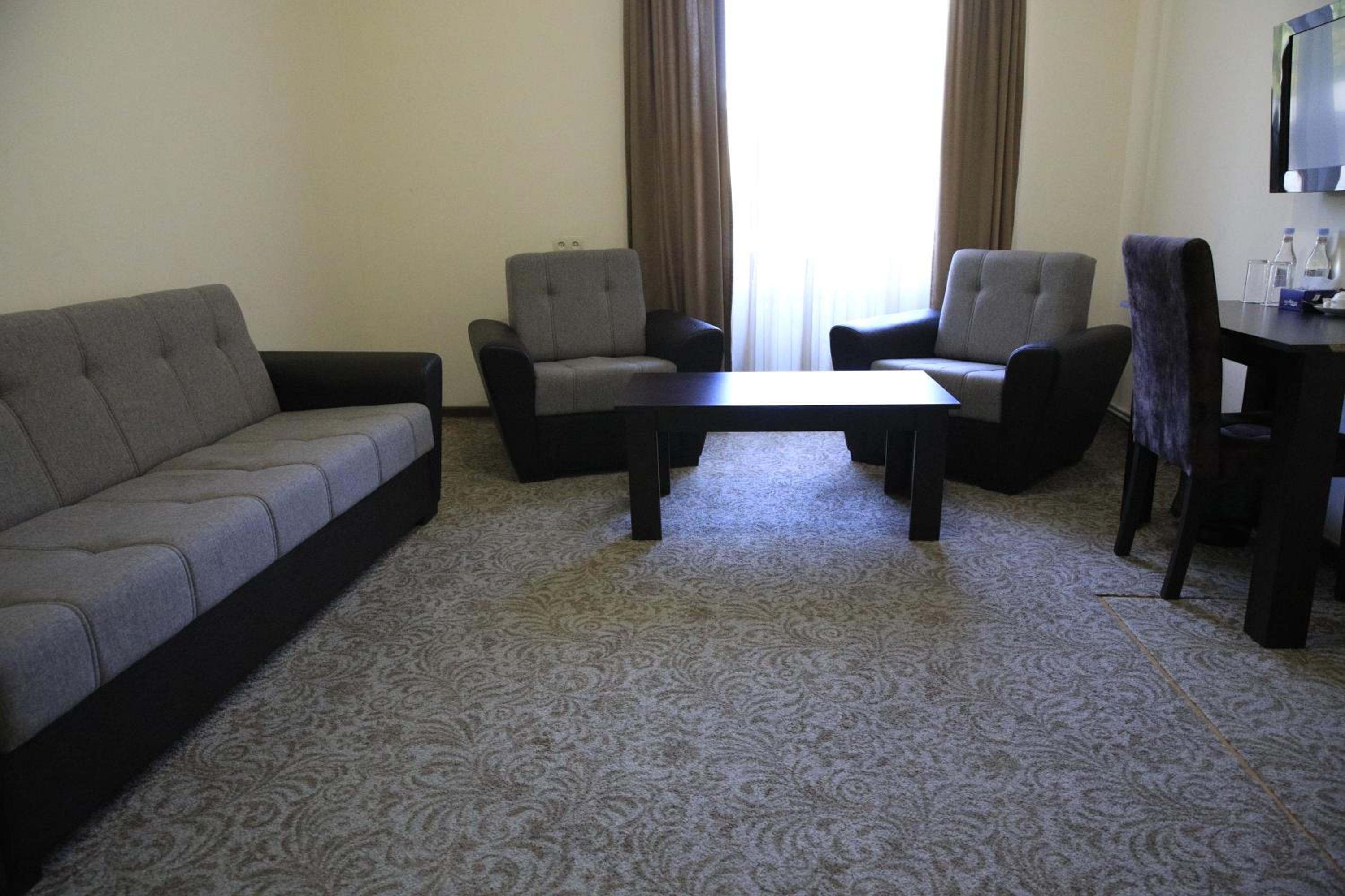 Standard Family Room photo 1