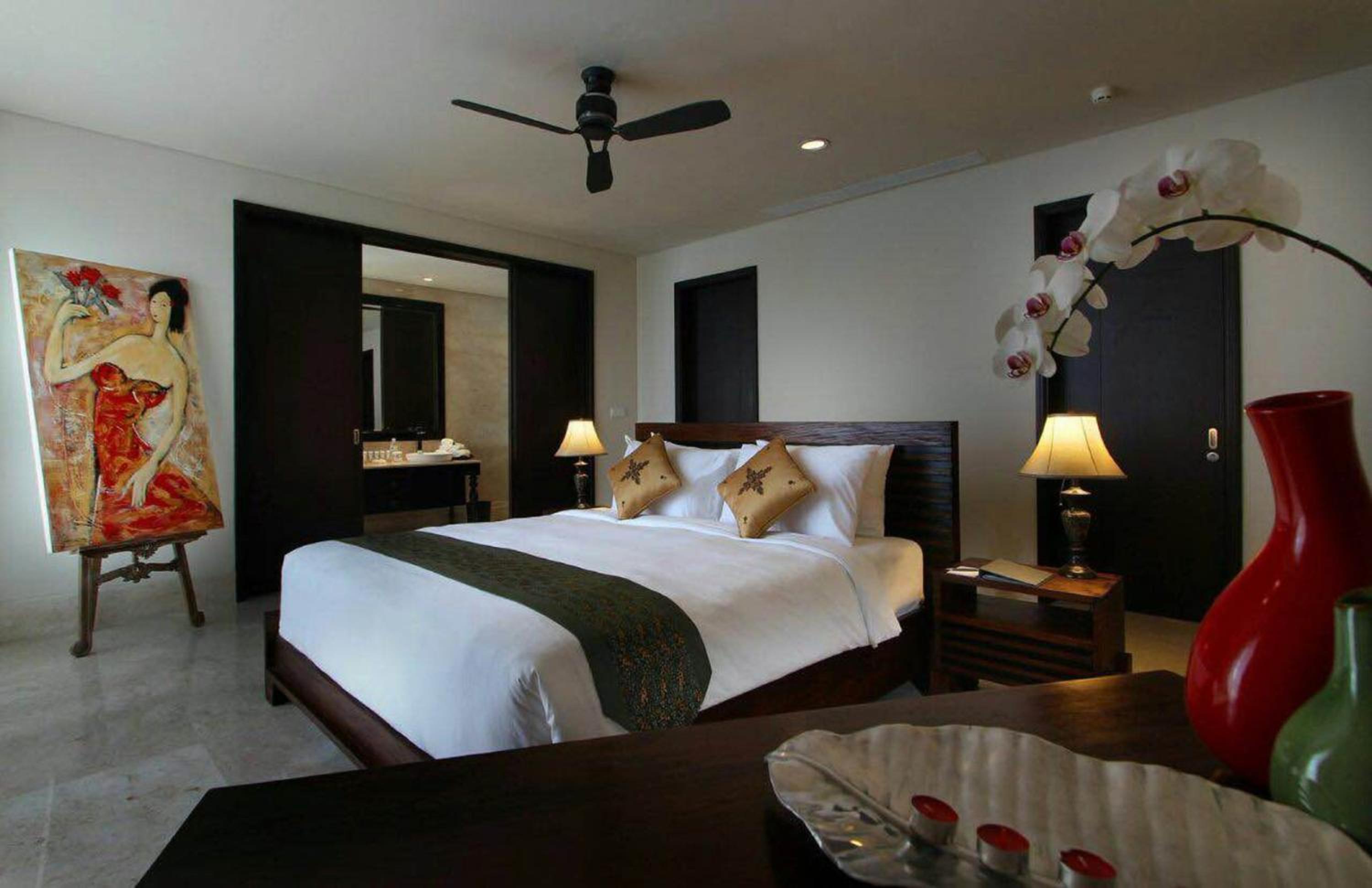 Luxury Three-Bedroom Apartment With Ocean View