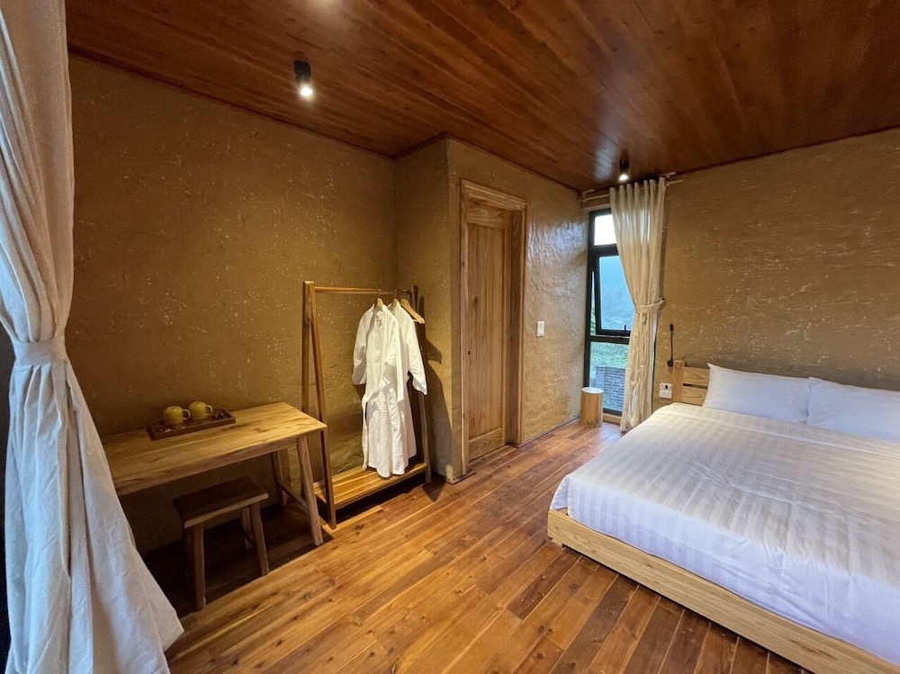 Executive Room, Balcony, Mountain View photo 3