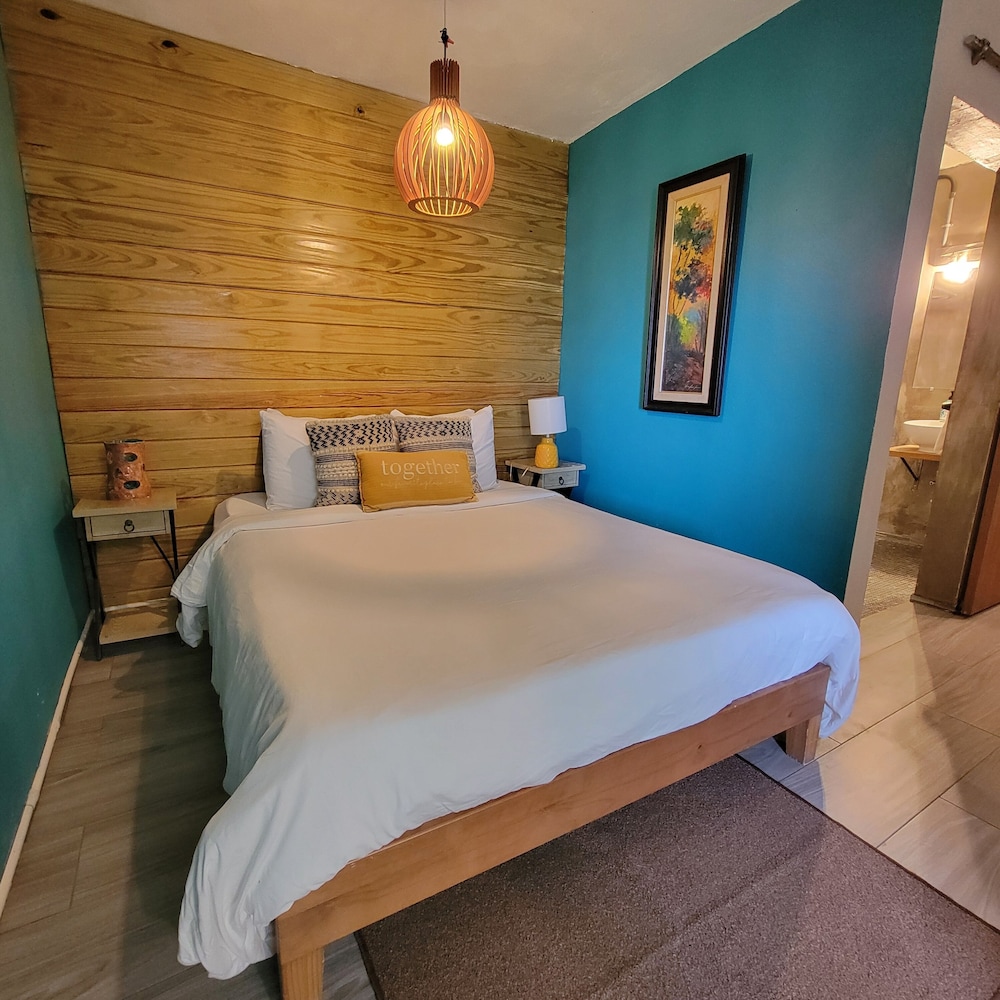 Private Queen Size with Bathroom