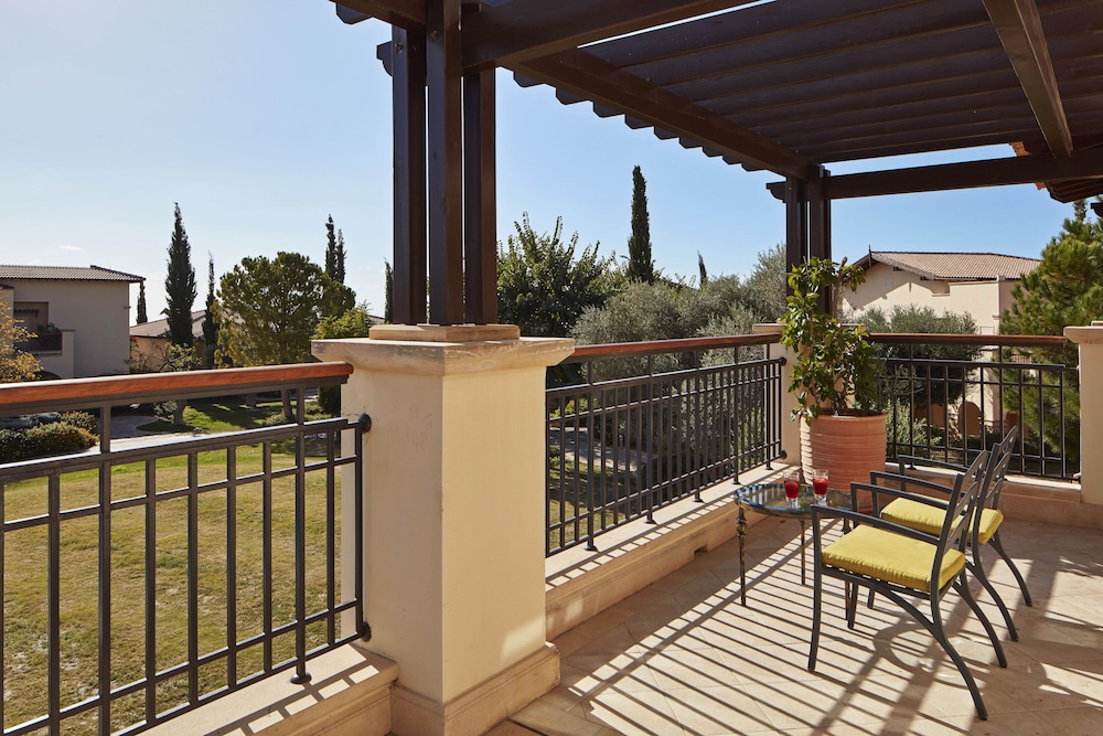 Deluxe Double Room Pool or Garden View - Photo 4