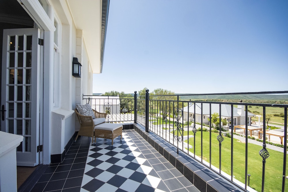 Suite, 1 King Bed, Balcony, Valley View (Manor House) photo 2