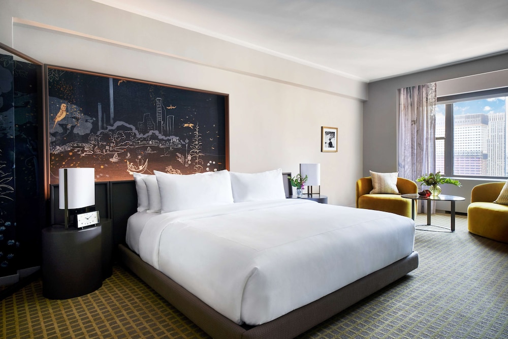 Room, 1 King Bed, Accessible (Park Lane, with Tub Shower) thumbnail 5