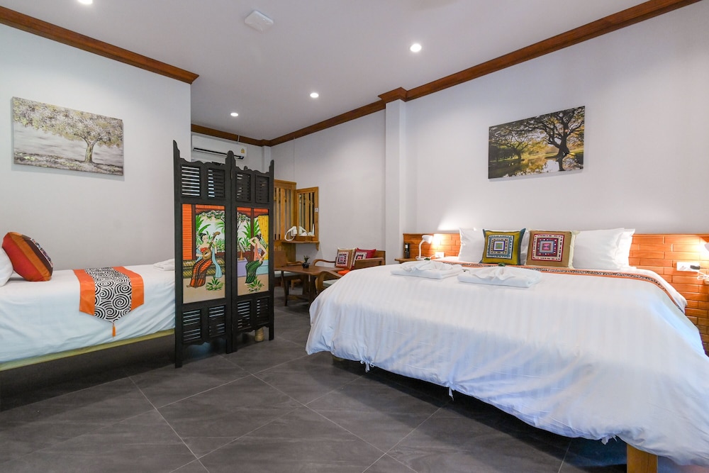 Deluxe Double Room - Photo 9