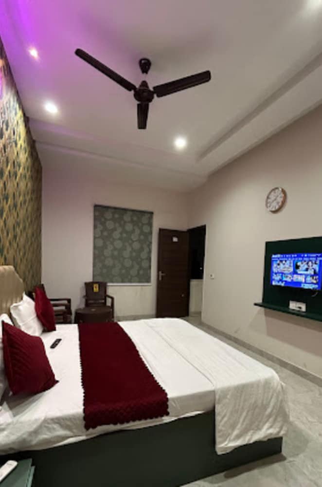 Deluxe Double Room, Multiple Bedrooms, City View photo 3