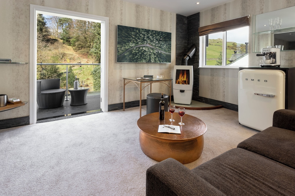 Suite (The Penthouse Retreat)