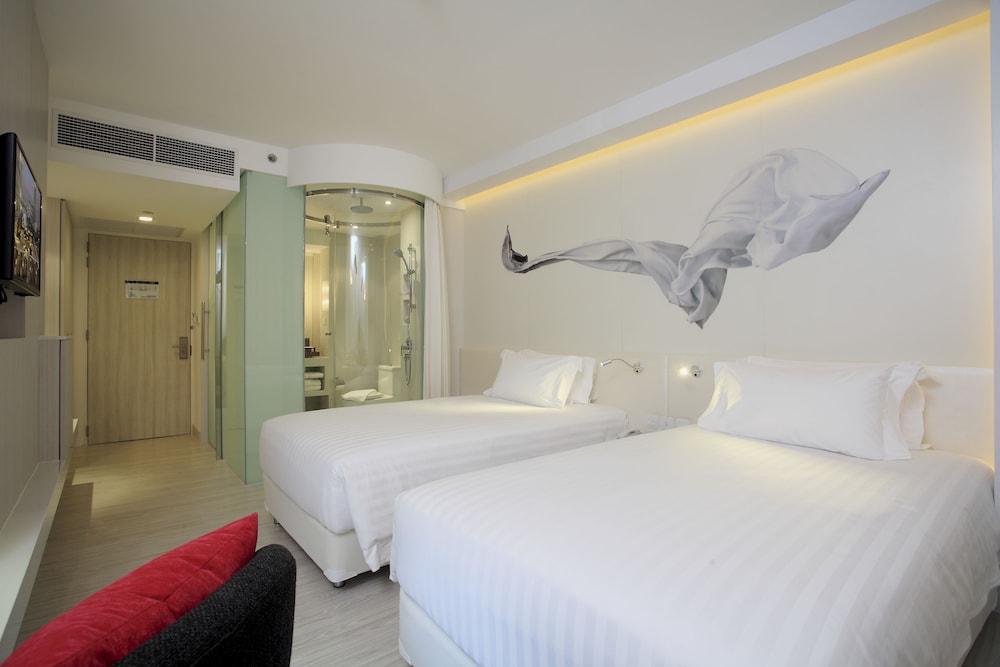 Deluxe Twin Room, City View photo 3