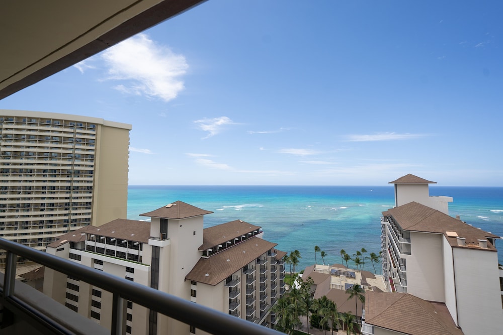 Premium Suite, 1 Bedroom, Ocean View, Corner (Balcony) - Photo 14