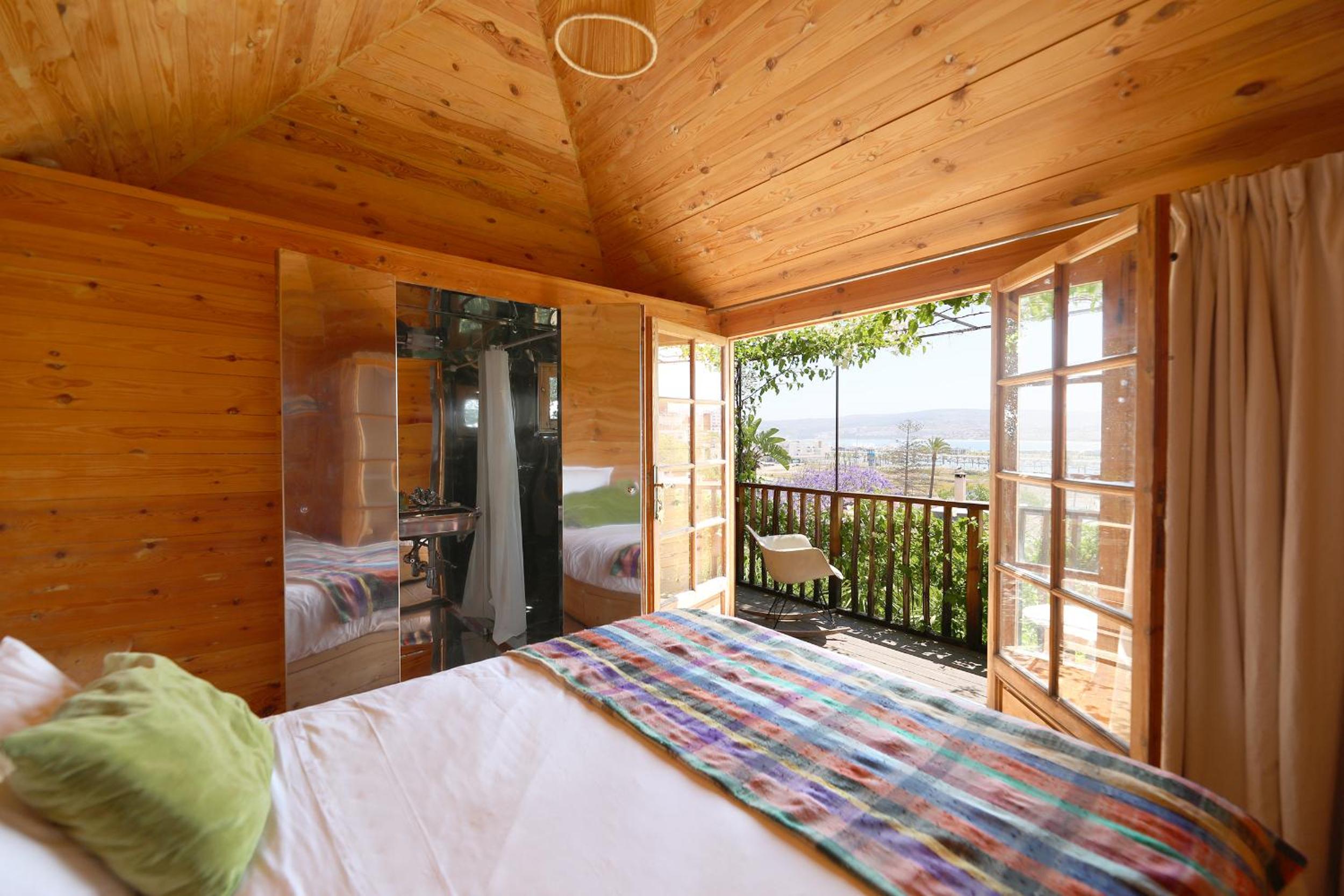 Bungalow with Sea View
