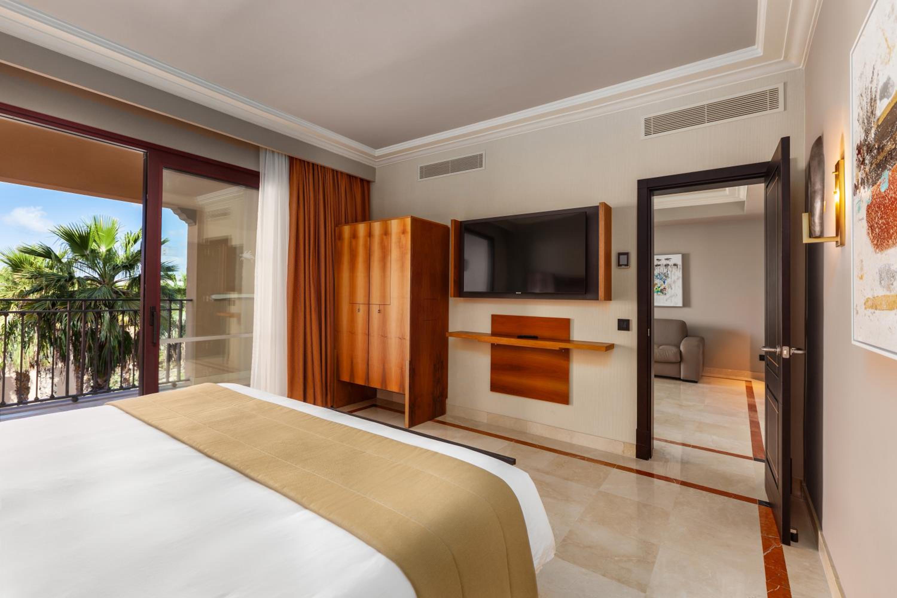 Suite View - Photo 3