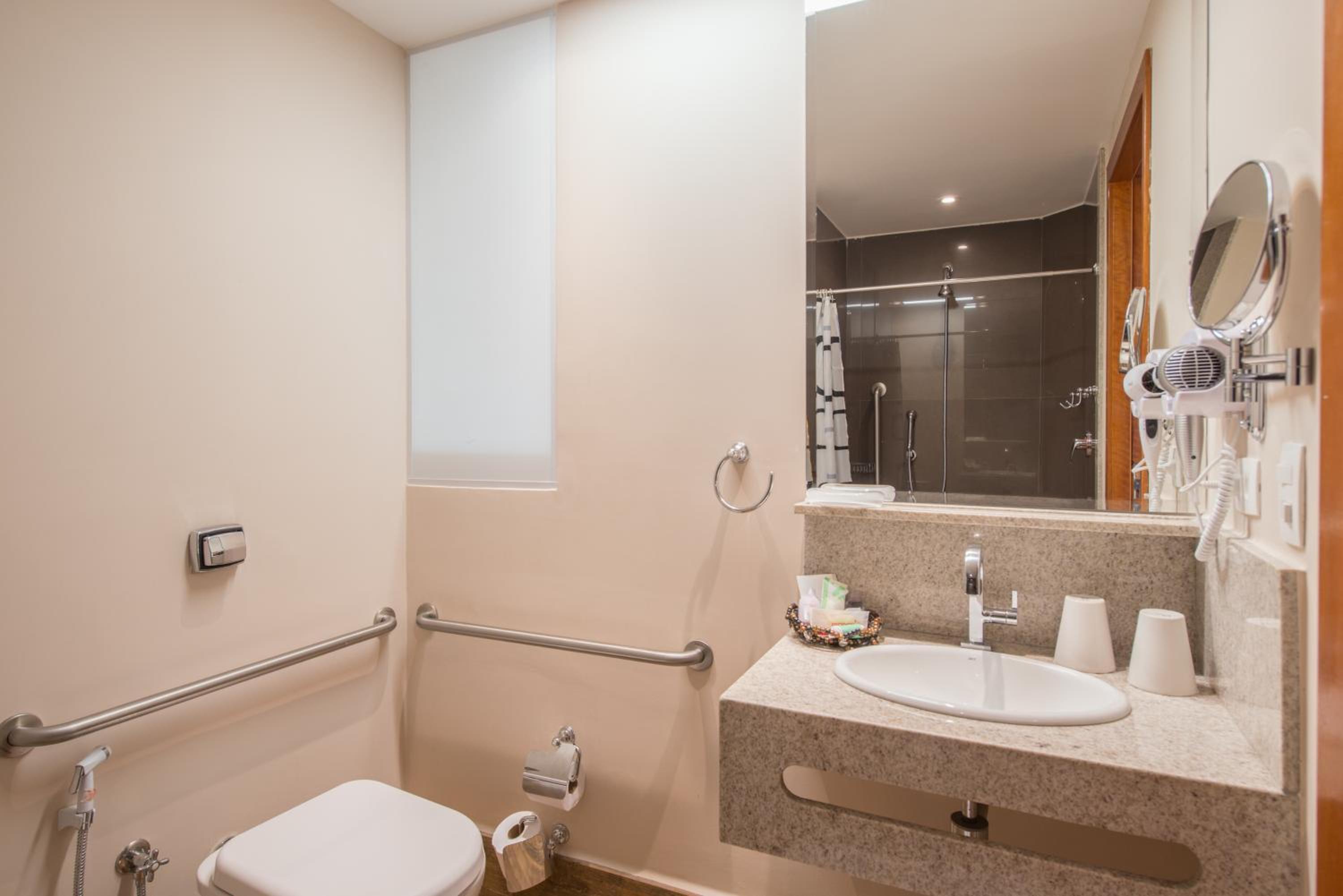 Superior Room - Disability Access - Photo 3