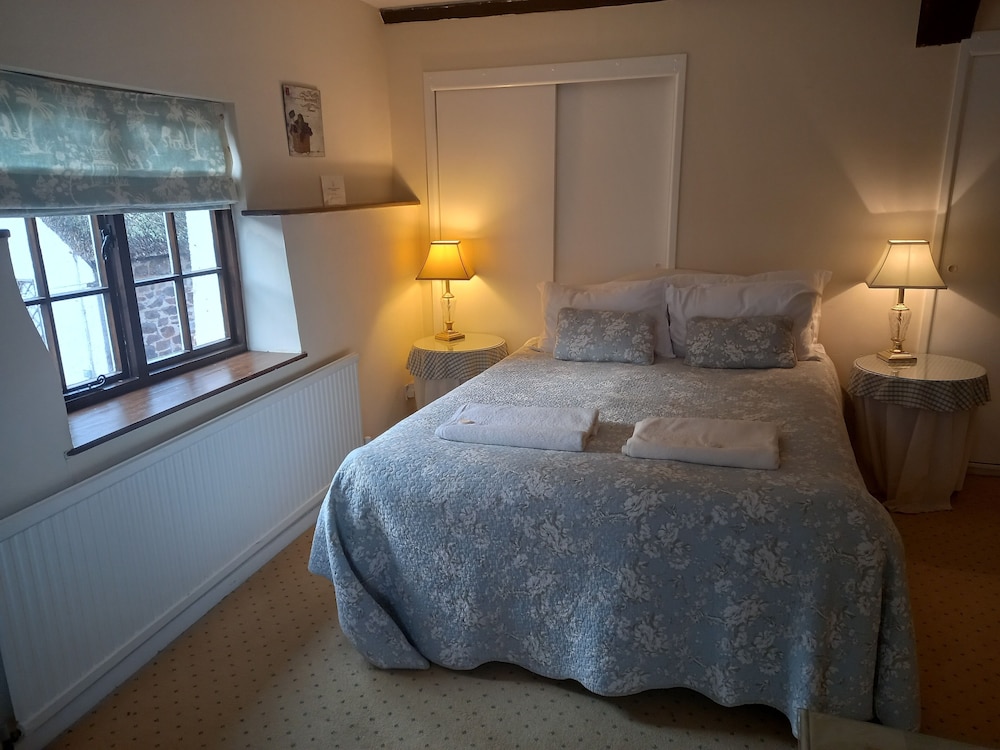 Superior Double Room, Private Bathroom - Photo 4