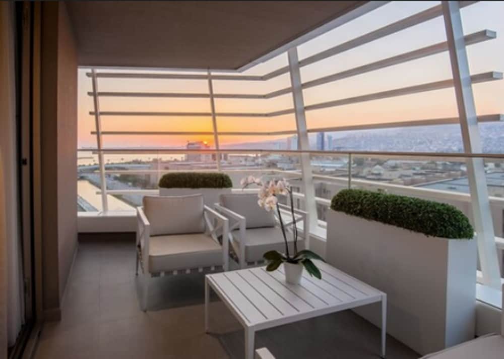 Junior Suite, 1 Bedroom, Sea View, Corner