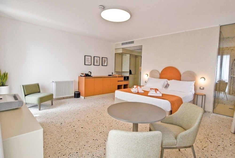 Superior Room (Rosemary)