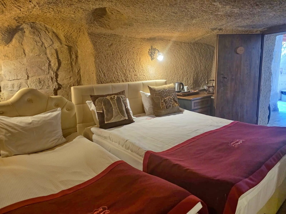 Sedef Cave Room photo 3