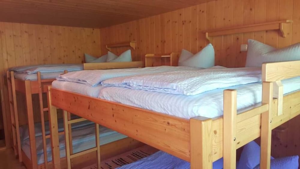 Economy Room, Shared Bathroom (8 Beds)