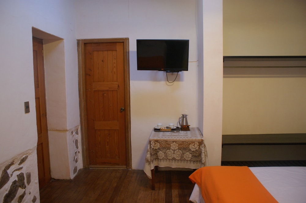 Triple Room, 3 Twin Beds photo 3