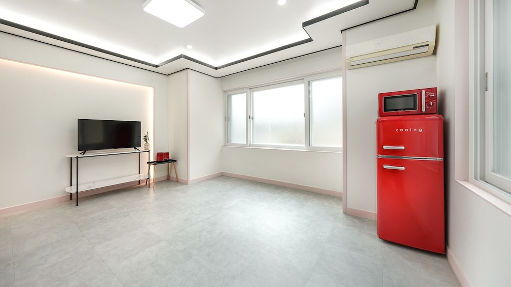 Basic Room, 1 Bedroom (Hill 4 (Mountain View))