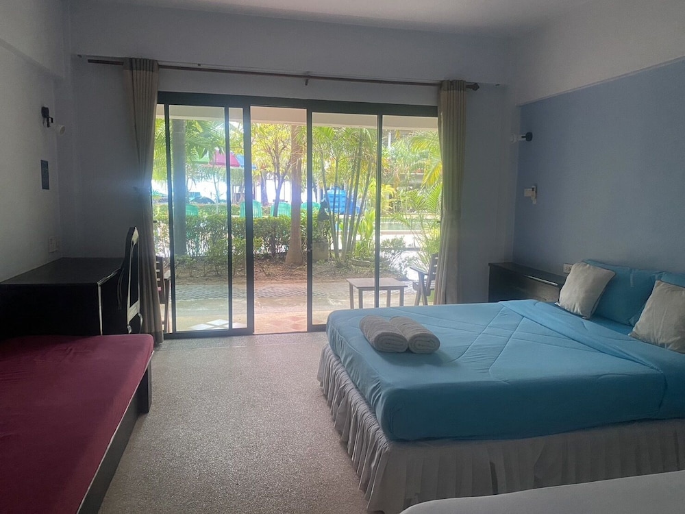 Deluxe Quadruple Room