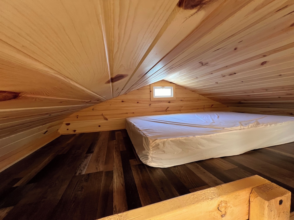 Cabin, Multiple Beds, Mountain View,  Pet Friendly photo 3