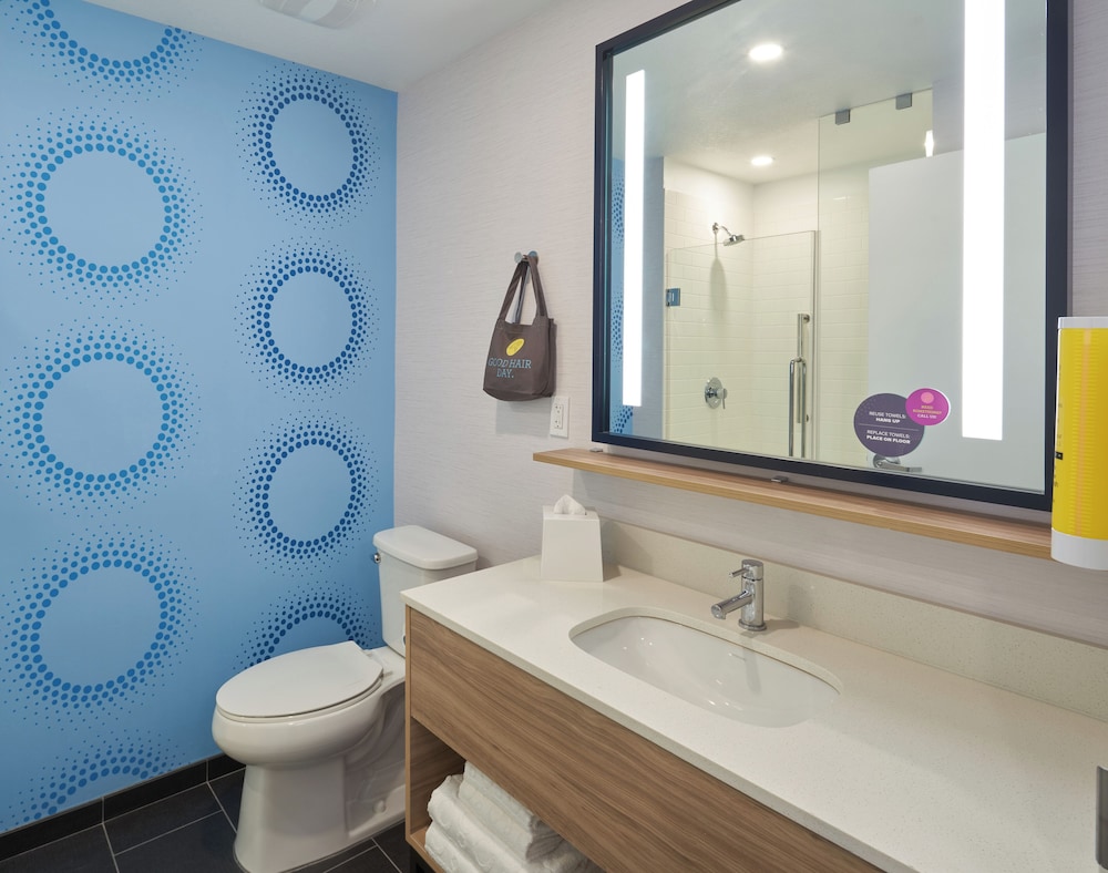 Room, 2 Queen Beds, Accessible (Hearing) - Photo 2