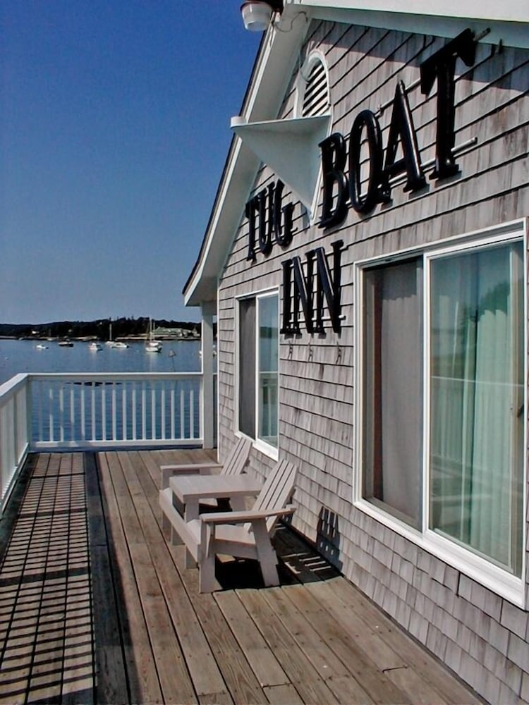 One King Tug Pier End photo 3