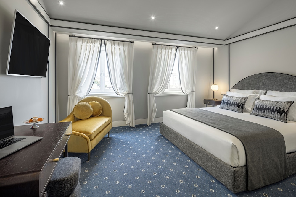 Signature Room - Photo 2