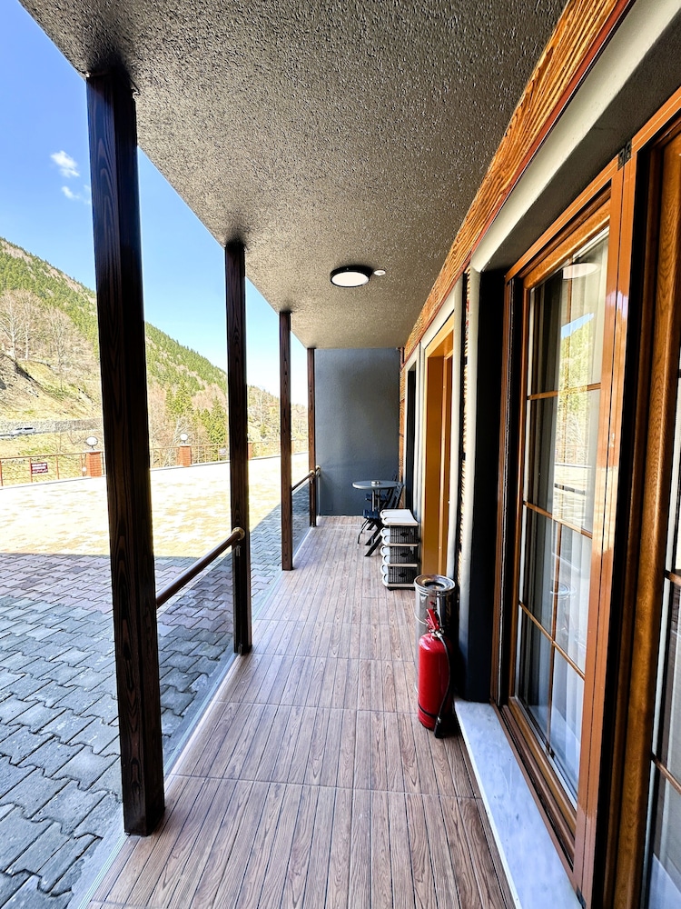 Economy Apartment, Mountain View photo 3