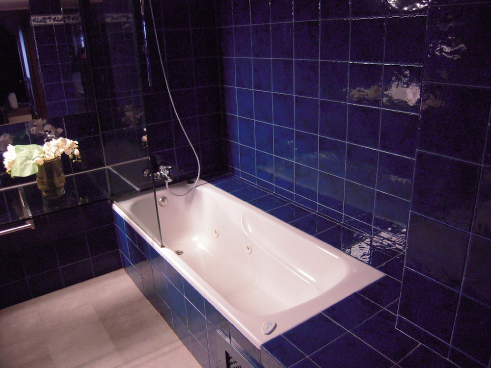 Suite - Photo 9