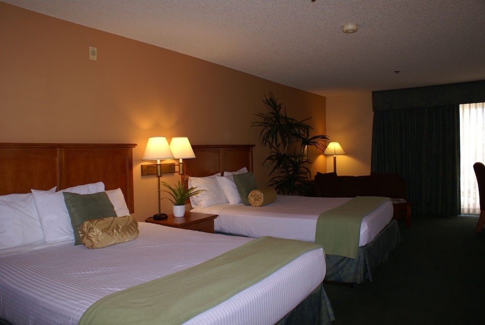 Standard Room, Multiple Beds, Mountain View, Ground Floor (Mountain View Double Mini Suite) at Miracle Springs Resort and Spa in Desert Hot Springs