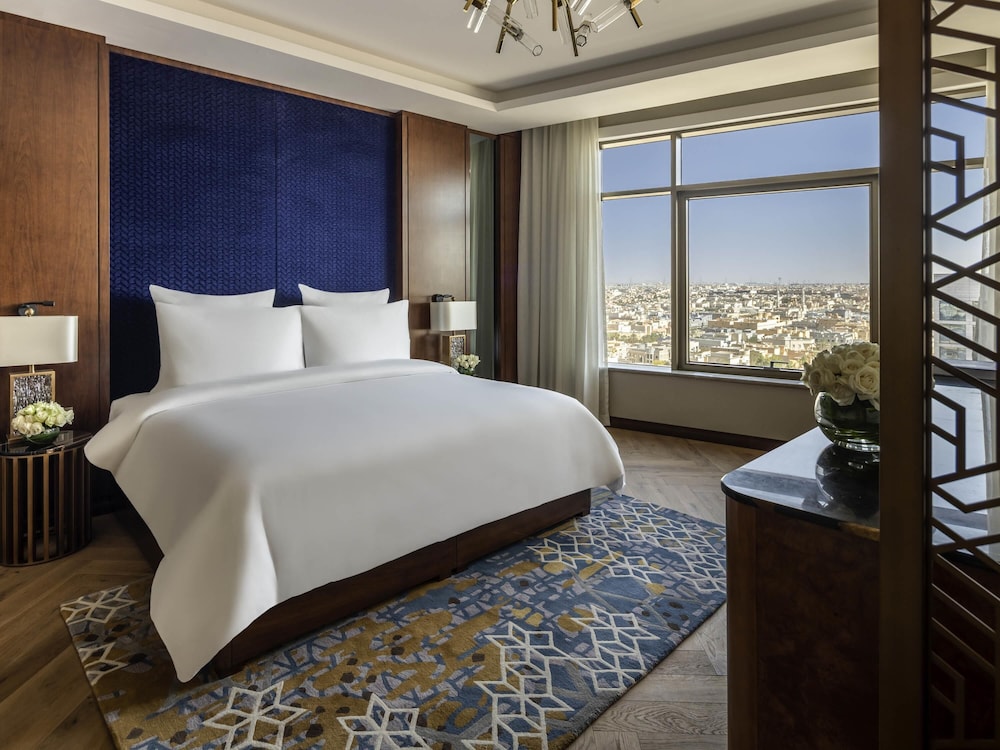 Royal Suite, Multiple Beds