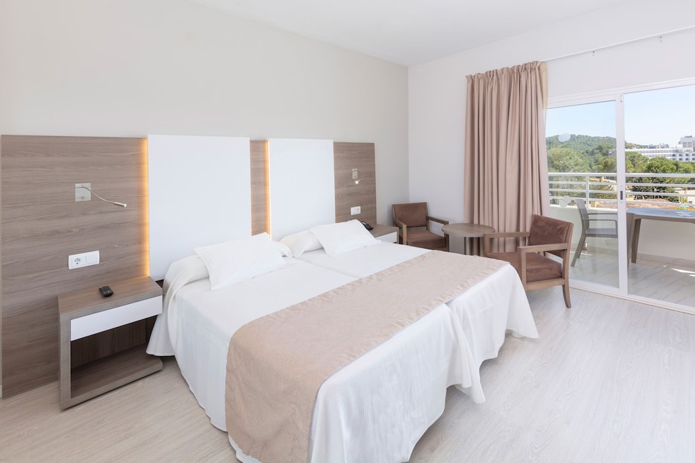 Double Room, Sea View (3 Adults) photo 2