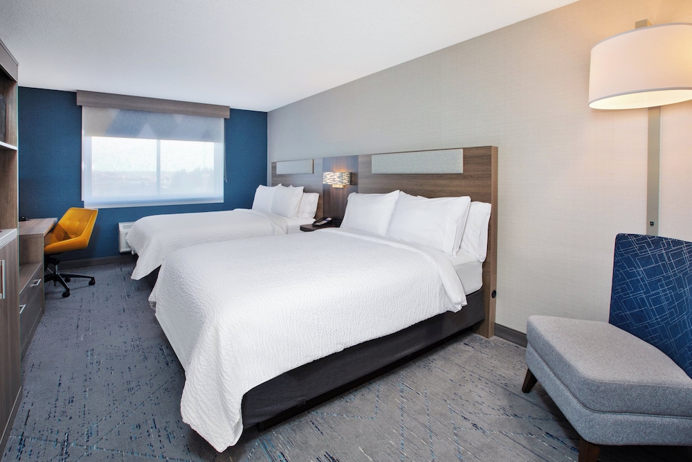 Standard Room, 2 Queen Beds, River View photo 3