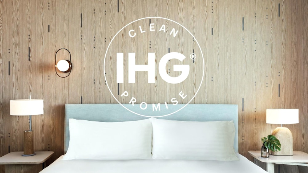 Premium Room, 2 Twin Beds, Smoking - Photo 14