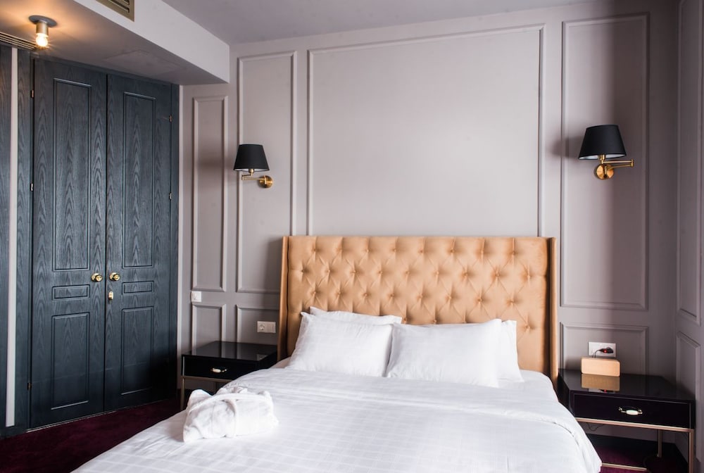 Superior Room, 1 King Bed - Photo 1