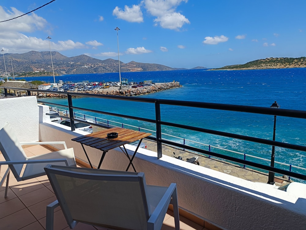 Superior Studio Suite, Balcony, Sea View (Euterpi) photo 2