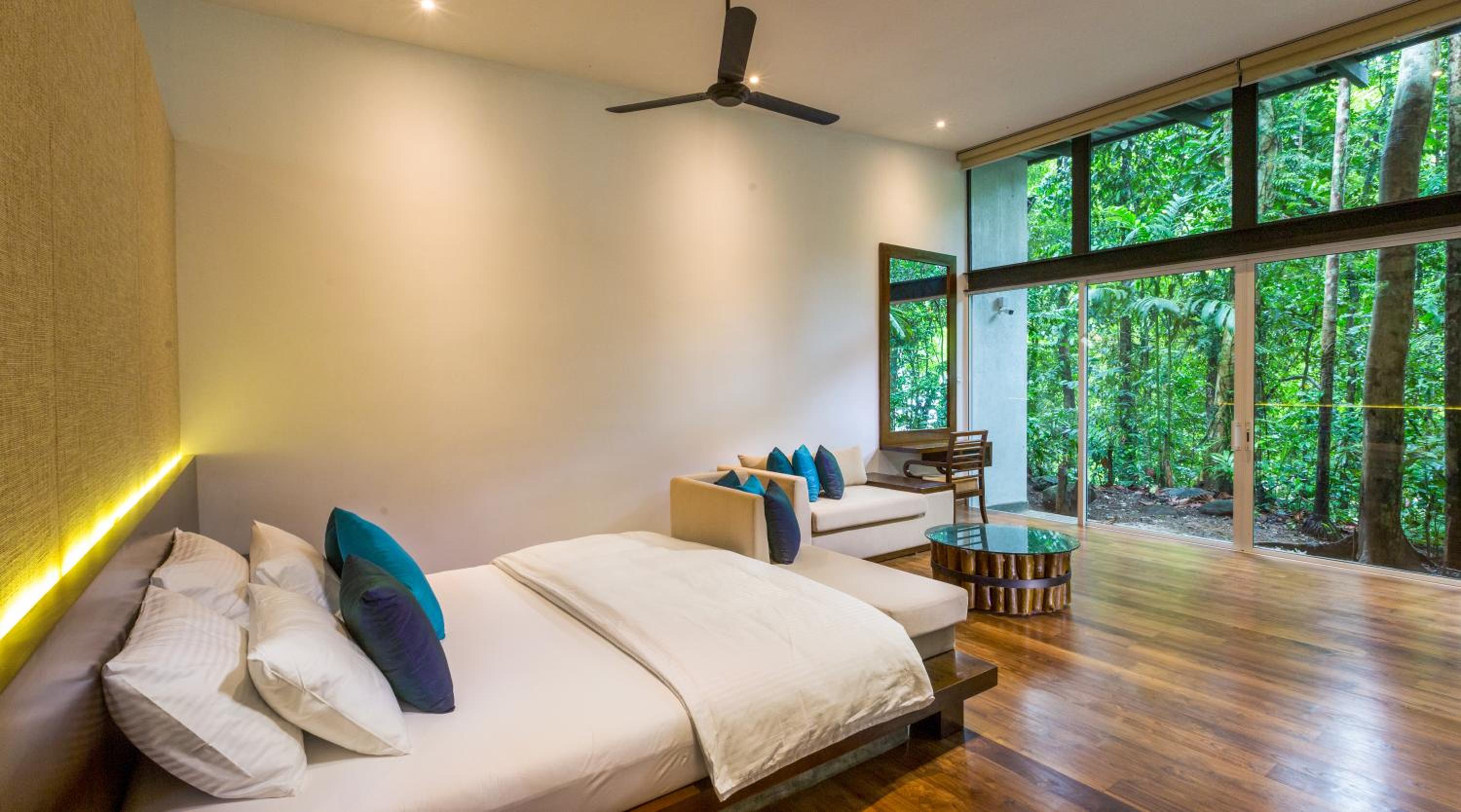 Suite with Private Plunge Pool and Sauna